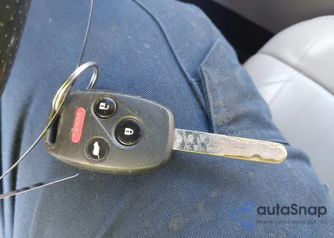 2011 Honda Pilot Touring z USA, uszkodzony, nr VIN 5FNYF4H97BB096791